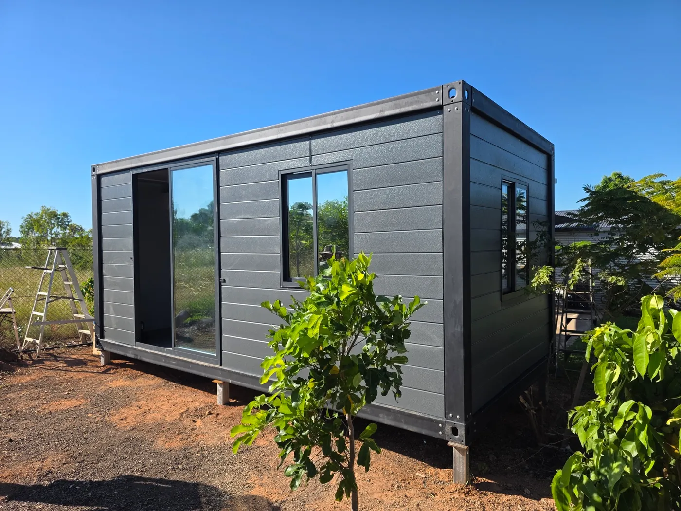 Custom demountable
